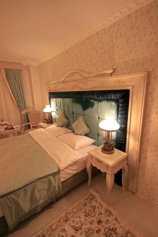 Trilyali Butik Hotel Tirilye الغرفة الصورة